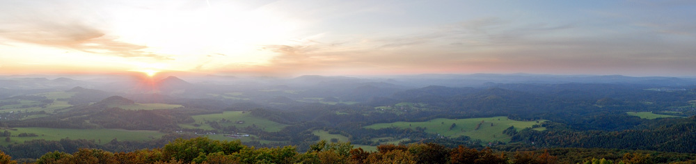 Blick vom Aussichtsturm auf dem Kaltenberg bei Ceska Kamenice